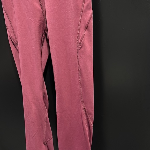 Marika Athletic 7/8 length high waist leggings,secured cell phone pocket, 25” - Picture 4 of 9